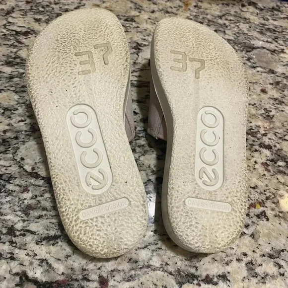 Ecco Yuma slides - Picture 5 of 9